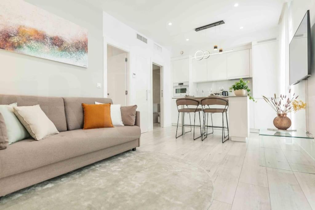 Apartamento Tranquil & Bright With Parking By Rems